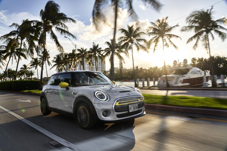  Mini Cooper SE (F56) 2020 года  (NA) (фото 6 из 342)